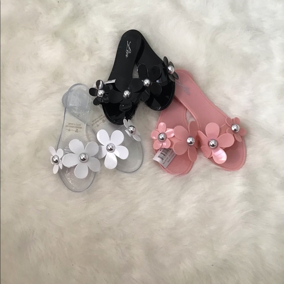 Pink Flower Jelly Sandals - Picture 3 of 3